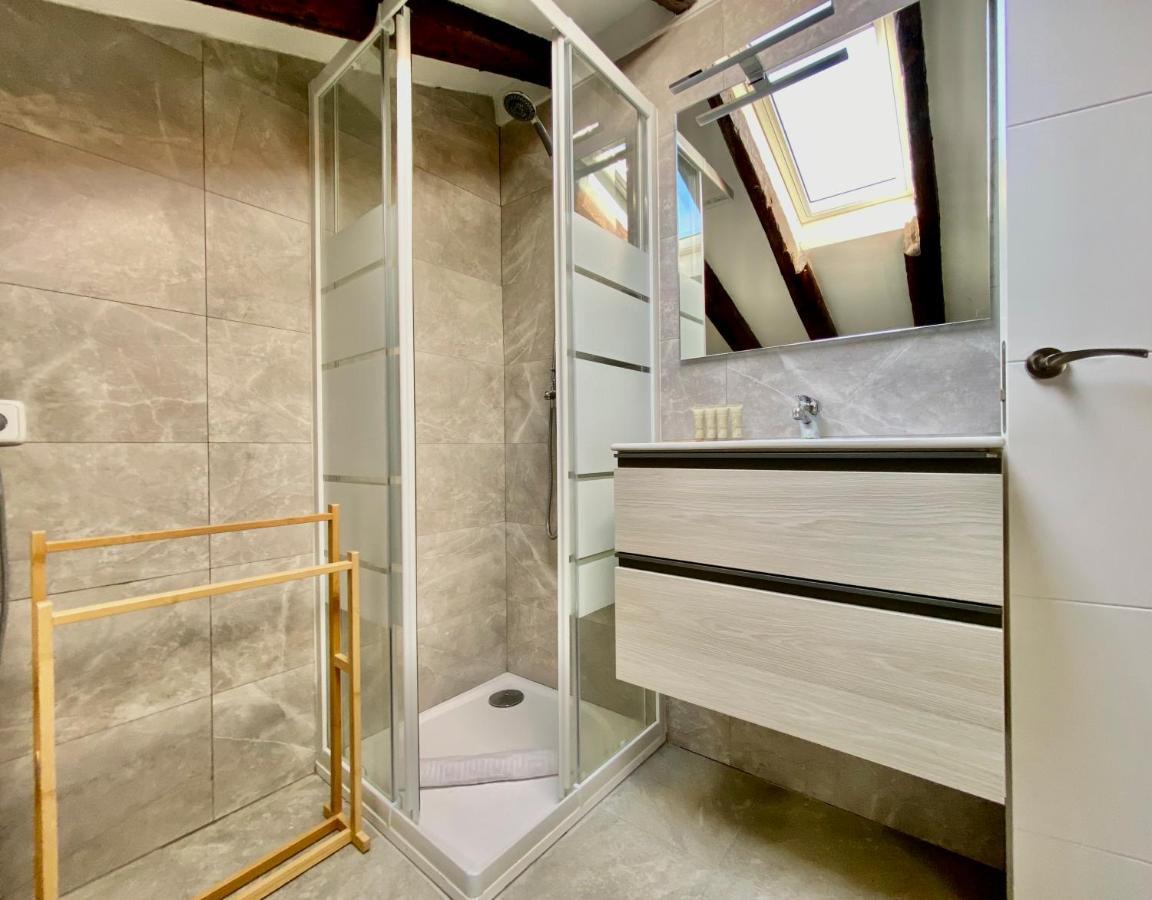 Charming Malasana Attic * Madrid